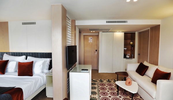 AmaWaterways AmaDahlia Suite SA SB 1.jpg